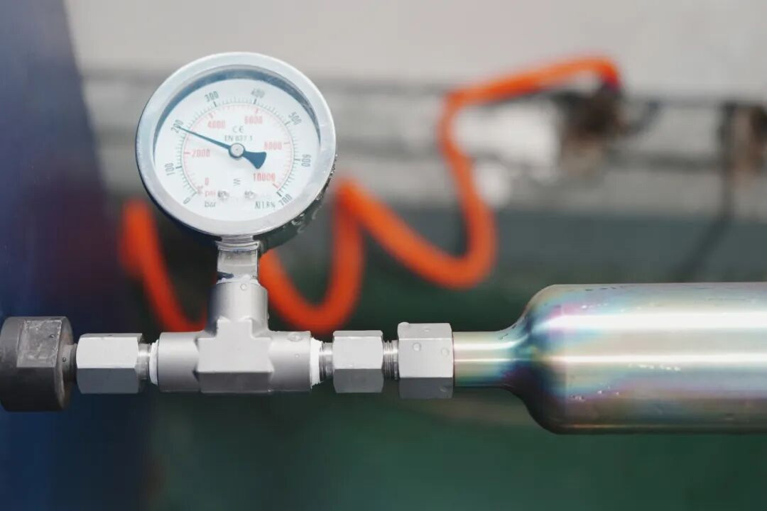 Hikelok Sample Cylinders-9